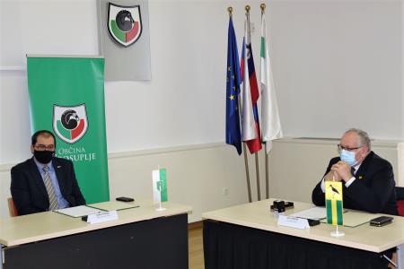 ŽUPANI 11 OBČIN PODPISALI KONZORCIJSKO POGODBO ZA IZVEDBO OPERACIJE »SMART Life« 04